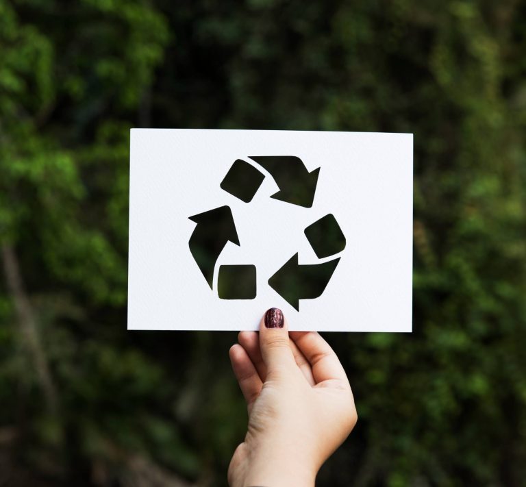 hand-hold-recycle-sign